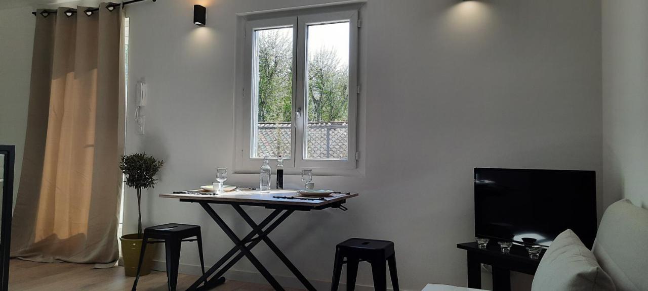 Studio Avec Terrasse Arles Exteriör bild