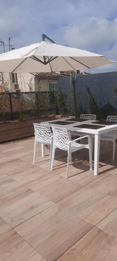 Studio Avec Terrasse Arles Exteriör bild